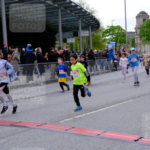 25.04.2026 - Das Zehntel Tim E. http://msf.ph/oto/9570216 25.04.2026 09:01:10 Ziel 1101, 1109, 1114, 1559, 1891, 1910, 1930, 2201, 2250, 2256, 2464, 2572, 2661, 2889, 2891, 2903, 2904, 2932, 2957, 2988, 2991, 3371, 3374, 3477, 3480, 3489, 3490, 3496, 3543, 3790, 3805 meine-sportfotos.de
