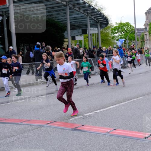 25.04.2026 - Das Zehntel Tim E. http://msf.ph/oto/9570222 25.04.2026 09:01:14 Ziel 1101, 1109, 1114, 1203, 1205, 1753, 1861, 1863, 1871, 1891, 1910, 1930, 2201, 2214, 2250, 2256, 2257, 2369, 2464, 2533, 2572, 2661, 2872, 2988, 2991, 3021, 3171, 3177, 3199, 3333, 3334, 3477, 3490, 3513, 3542, 3543, 3790 meine-sportfotos.de