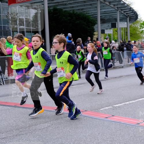 25.04.2026 - Das Zehntel Tim E. http://msf.ph/oto/9570240 25.04.2026 09:01:17 Ziel 1101, 1109, 1114, 1203, 1205, 1753, 1861, 1863, 1871, 1891, 1910, 1930, 2201, 2214, 2250, 2256, 2257, 2369, 2533, 2572, 2661, 2872, 3021, 3171, 3177, 3199, 3333, 3334, 3477, 3490, 3513, 3542, 3543, 3729, 3790 meine-sportfotos.de