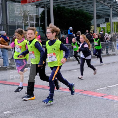 25.04.2026 - Das Zehntel Tim E. http://msf.ph/oto/9570241 25.04.2026 09:01:17 Ziel 1101, 1109, 1114, 1203, 1205, 1753, 1861, 1863, 1871, 1891, 1910, 1930, 2201, 2214, 2250, 2256, 2257, 2369, 2533, 2572, 2661, 2872, 3021, 3171, 3177, 3199, 3333, 3334, 3477, 3490, 3513, 3542, 3543, 3729, 3790 meine-sportfotos.de