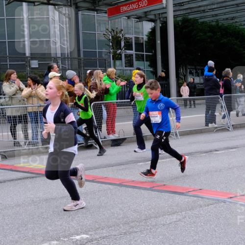 25.04.2026 - Das Zehntel Tim E. http://msf.ph/oto/9570247 25.04.2026 09:01:18 Ziel 1101, 1109, 1114, 1203, 1205, 1753, 1861, 1863, 1871, 1891, 1910, 1930, 1941, 1979, 1983, 2201, 2214, 2250, 2256, 2257, 2369, 2533, 2572, 2661, 2841, 2849, 2872, 2888, 2939, 3021, 3171, 3177, 3199, 3333, 3334, 3513, 3542, 3543, 3729, 3790, 3929 meine-sportfotos.de