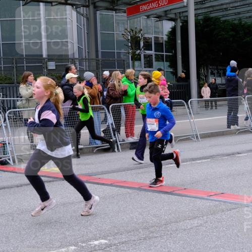 25.04.2026 - Das Zehntel Tim E. http://msf.ph/oto/9570248 25.04.2026 09:01:18 Ziel 1101, 1109, 1114, 1203, 1205, 1753, 1861, 1863, 1871, 1891, 1910, 1930, 1941, 1979, 1983, 2201, 2214, 2250, 2256, 2257, 2369, 2533, 2572, 2661, 2841, 2849, 2872, 2888, 2939, 3021, 3171, 3177, 3199, 3333, 3334, 3513, 3542, 3543, 3729, 3790, 3929 meine-sportfotos.de