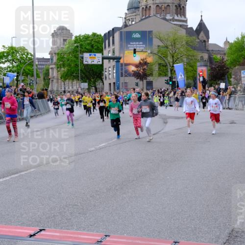25.04.2026 - Das Zehntel Tim E. http://msf.ph/oto/9570249 25.04.2026 09:01:20 Ziel 1101, 1109, 1114, 1203, 1205, 1753, 1861, 1863, 1871, 1910, 1930, 1941, 1979, 1983, 2201, 2214, 2250, 2257, 2369, 2533, 2661, 2745, 2841, 2849, 2872, 2888, 2939, 3021, 3032, 3171, 3177, 3199, 3333, 3334, 3513, 3542, 3628, 3729, 3790, 3929 meine-sportfotos.de