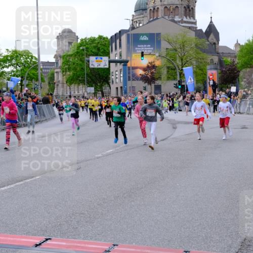 25.04.2026 - Das Zehntel Tim E. http://msf.ph/oto/9570250 25.04.2026 09:01:20 Ziel 1101, 1109, 1114, 1203, 1205, 1753, 1861, 1863, 1871, 1910, 1930, 1941, 1979, 1983, 2201, 2214, 2250, 2257, 2369, 2533, 2661, 2745, 2841, 2849, 2872, 2888, 2939, 3021, 3032, 3171, 3177, 3199, 3333, 3334, 3513, 3542, 3628, 3729, 3790, 3929 meine-sportfotos.de