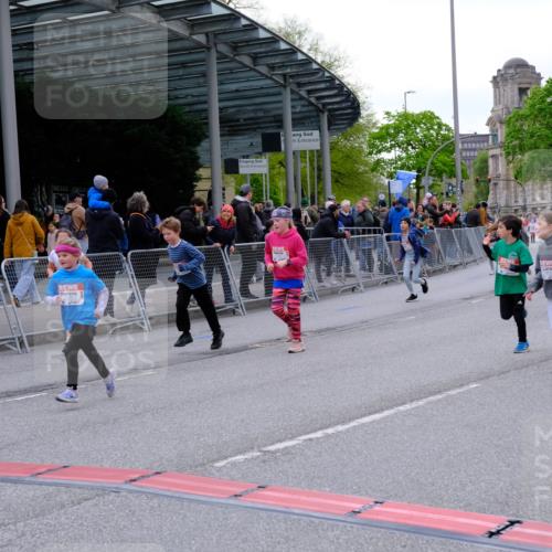 25.04.2026 - Das Zehntel Tim E. http://msf.ph/oto/9570252 25.04.2026 09:01:21 Ziel 1101, 1109, 1203, 1205, 1753, 1861, 1863, 1871, 1910, 1930, 1941, 1979, 1983, 2201, 2214, 2250, 2257, 2369, 2533, 2735, 2745, 2841, 2849, 2872, 2888, 2939, 3021, 3032, 3171, 3177, 3199, 3333, 3334, 3513, 3542, 3628, 3640, 3729, 3872, 3929 meine-sportfotos.de