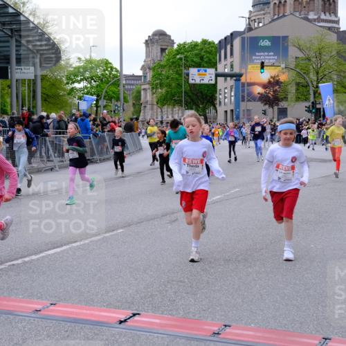 25.04.2026 - Das Zehntel Tim E. http://msf.ph/oto/9570259 25.04.2026 09:01:23 Ziel 1203, 1205, 1231, 1753, 1861, 1863, 1871, 1941, 1979, 1983, 2214, 2257, 2348, 2369, 2533, 2735, 2745, 2784, 2795, 2841, 2849, 2872, 2888, 2939, 3021, 3032, 3171, 3177, 3199, 3333, 3334, 3513, 3542, 3628, 3640, 3729, 3872, 3876, 3929 meine-sportfotos.de
