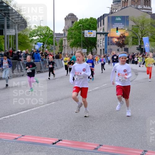 25.04.2026 - Das Zehntel Tim E. http://msf.ph/oto/9570260 25.04.2026 09:01:23 Ziel 1203, 1205, 1231, 1753, 1861, 1863, 1871, 1941, 1979, 1983, 2214, 2257, 2348, 2369, 2533, 2735, 2745, 2784, 2795, 2841, 2849, 2872, 2888, 2939, 3021, 3032, 3171, 3177, 3199, 3333, 3334, 3513, 3542, 3628, 3640, 3729, 3872, 3876, 3929 meine-sportfotos.de