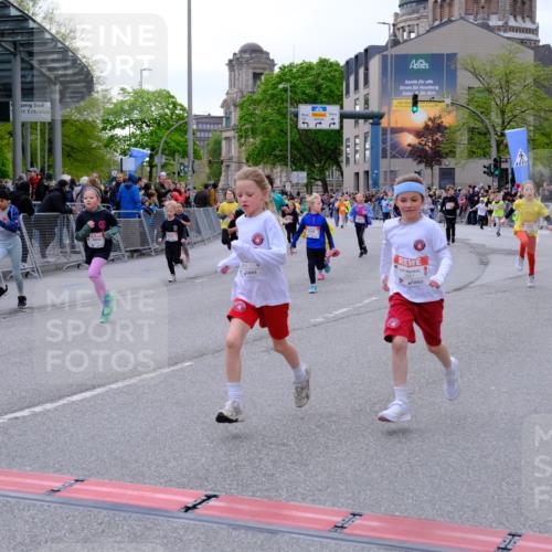 25.04.2026 - Das Zehntel Tim E. http://msf.ph/oto/9570261 25.04.2026 09:01:23 Ziel 1203, 1205, 1231, 1753, 1861, 1863, 1871, 1941, 1979, 1983, 2214, 2257, 2348, 2369, 2533, 2735, 2745, 2784, 2795, 2841, 2849, 2872, 2888, 2939, 3021, 3032, 3171, 3177, 3199, 3333, 3334, 3513, 3542, 3628, 3640, 3729, 3872, 3876, 3929 meine-sportfotos.de