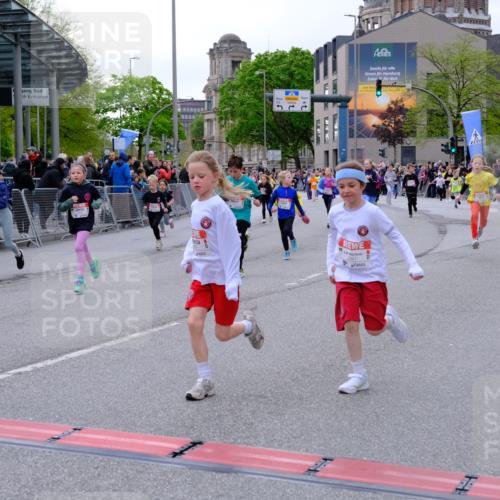 25.04.2026 - Das Zehntel Tim E. http://msf.ph/oto/9570262 25.04.2026 09:01:23 Ziel 1203, 1205, 1231, 1753, 1861, 1863, 1871, 1941, 1979, 1983, 2214, 2257, 2348, 2369, 2533, 2735, 2745, 2784, 2795, 2841, 2849, 2872, 2888, 2939, 3021, 3032, 3171, 3177, 3199, 3333, 3334, 3513, 3542, 3628, 3640, 3729, 3872, 3876, 3929 meine-sportfotos.de