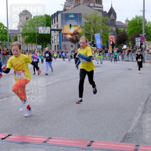 25.04.2026 - Das Zehntel Tim E. http://msf.ph/oto/9570273 25.04.2026 09:01:25 Ziel 1231, 1293, 1527, 1530, 1753, 1807, 1861, 1863, 1871, 1941, 1979, 1983, 2348, 2735, 2745, 2784, 2795, 2841, 2849, 2888, 2939, 3021, 3032, 3333, 3334, 3513, 3628, 3640, 3729, 3868, 3872, 3876, 3929, 3983 meine-sportfotos.de