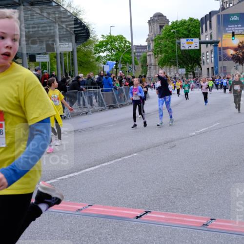 25.04.2026 - Das Zehntel Tim E. http://msf.ph/oto/9570275 25.04.2026 09:01:27 Ziel 1231, 1293, 1527, 1530, 1807, 1941, 1958, 1979, 1983, 2348, 2735, 2745, 2784, 2795, 2841, 2849, 2888, 2939, 3032, 3454, 3628, 3640, 3729, 3770, 3868, 3872, 3876, 3929, 3983 meine-sportfotos.de