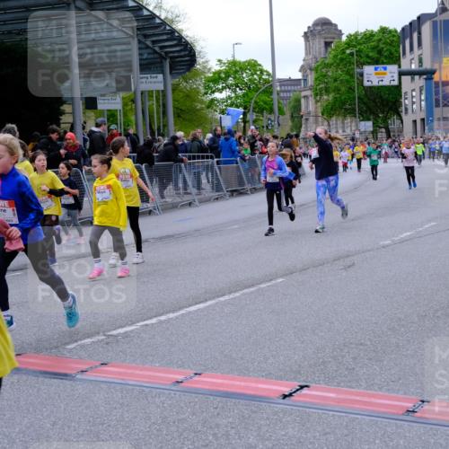 25.04.2026 - Das Zehntel Tim E. http://msf.ph/oto/9570276 25.04.2026 09:01:27 Ziel 1231, 1293, 1527, 1530, 1807, 1941, 1958, 1979, 1983, 2348, 2735, 2745, 2784, 2795, 2841, 2849, 2888, 2939, 3032, 3454, 3628, 3640, 3729, 3770, 3868, 3872, 3876, 3929, 3983 meine-sportfotos.de