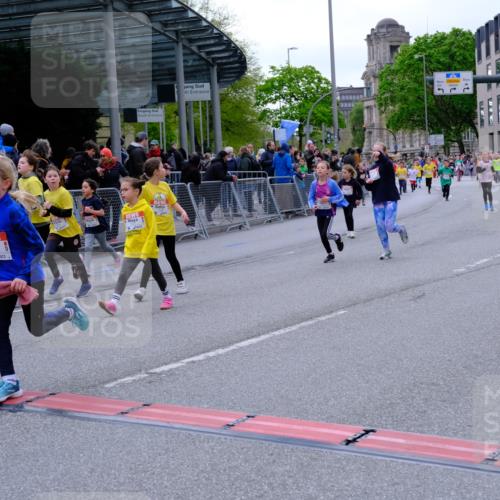 25.04.2026 - Das Zehntel Tim E. http://msf.ph/oto/9570277 25.04.2026 09:01:27 Ziel 1231, 1293, 1527, 1530, 1807, 1941, 1958, 1979, 1983, 2348, 2735, 2745, 2784, 2795, 2841, 2849, 2888, 2939, 3032, 3454, 3628, 3640, 3729, 3770, 3868, 3872, 3876, 3929, 3983 meine-sportfotos.de
