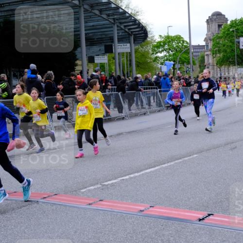 25.04.2026 - Das Zehntel Tim E. http://msf.ph/oto/9570279 25.04.2026 09:01:27 Ziel 1231, 1293, 1527, 1530, 1807, 1941, 1958, 1979, 1983, 2348, 2735, 2745, 2784, 2795, 2841, 2849, 2888, 2939, 3032, 3454, 3628, 3640, 3729, 3770, 3868, 3872, 3876, 3929, 3983 meine-sportfotos.de