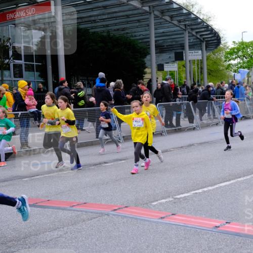 25.04.2026 - Das Zehntel Tim E. http://msf.ph/oto/9570280 25.04.2026 09:01:27 Ziel 1231, 1293, 1527, 1530, 1807, 1941, 1958, 1979, 1983, 2348, 2735, 2745, 2784, 2795, 2841, 2849, 2888, 2939, 3032, 3454, 3628, 3640, 3729, 3770, 3868, 3872, 3876, 3929, 3983 meine-sportfotos.de