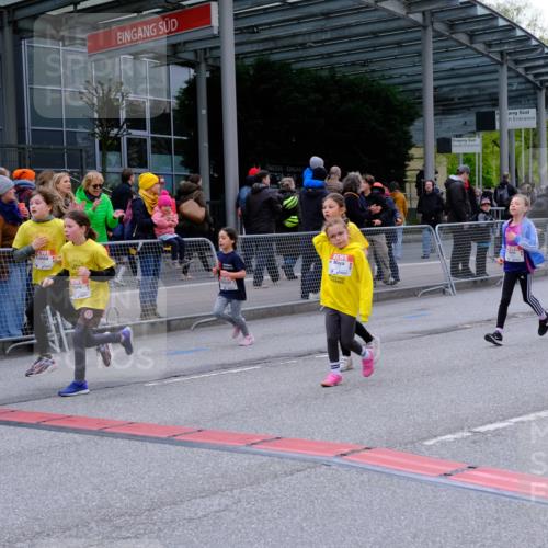 25.04.2026 - Das Zehntel Tim E. http://msf.ph/oto/9570285 25.04.2026 09:01:28 Ziel 1057, 1231, 1293, 1527, 1530, 1807, 1941, 1958, 1979, 1983, 2348, 2735, 2745, 2784, 2795, 2841, 2849, 2888, 2939, 3032, 3137, 3147, 3454, 3628, 3640, 3729, 3770, 3868, 3872, 3876, 3929, 3983 meine-sportfotos.de