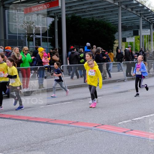 25.04.2026 - Das Zehntel Tim E. http://msf.ph/oto/9570286 25.04.2026 09:01:28 Ziel 1057, 1231, 1293, 1527, 1530, 1807, 1941, 1958, 1979, 1983, 2348, 2735, 2745, 2784, 2795, 2841, 2849, 2888, 2939, 3032, 3137, 3147, 3454, 3628, 3640, 3729, 3770, 3868, 3872, 3876, 3929, 3983 meine-sportfotos.de