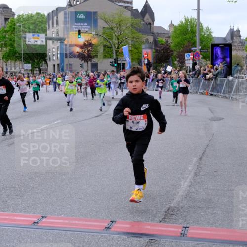 25.04.2026 - Das Zehntel Tim E. http://msf.ph/oto/9570291 25.04.2026 09:01:29 Ziel 1057, 1231, 1293, 1527, 1530, 1807, 1941, 1958, 1979, 1983, 2348, 2735, 2745, 2784, 2795, 2841, 2849, 2888, 2939, 3032, 3137, 3147, 3454, 3628, 3640, 3729, 3770, 3868, 3872, 3876, 3896, 3929, 3954, 3983 meine-sportfotos.de