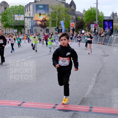 25.04.2026 - Das Zehntel Tim E. http://msf.ph/oto/9570292 25.04.2026 09:01:29 Ziel 1057, 1231, 1293, 1527, 1530, 1807, 1941, 1958, 1979, 1983, 2348, 2735, 2745, 2784, 2795, 2841, 2849, 2888, 2939, 3032, 3137, 3147, 3454, 3628, 3640, 3729, 3770, 3868, 3872, 3876, 3896, 3929, 3954, 3983 meine-sportfotos.de