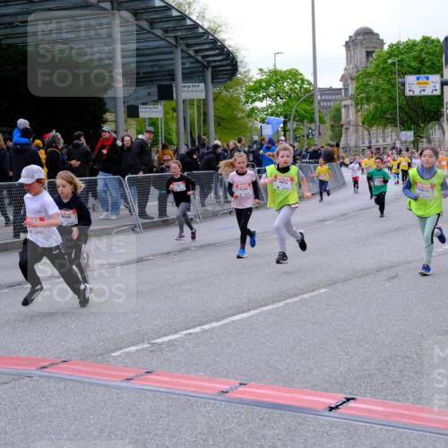 25.04.2026 - Das Zehntel Tim E. http://msf.ph/oto/9570302 25.04.2026 09:01:32 Ziel 1057, 1231, 1293, 1527, 1530, 1807, 1950, 1958, 2348, 2375, 2407, 2735, 2745, 2784, 2795, 3032, 3137, 3147, 3454, 3628, 3640, 3770, 3787, 3819, 3820, 3868, 3872, 3876, 3896, 3954, 3983 meine-sportfotos.de