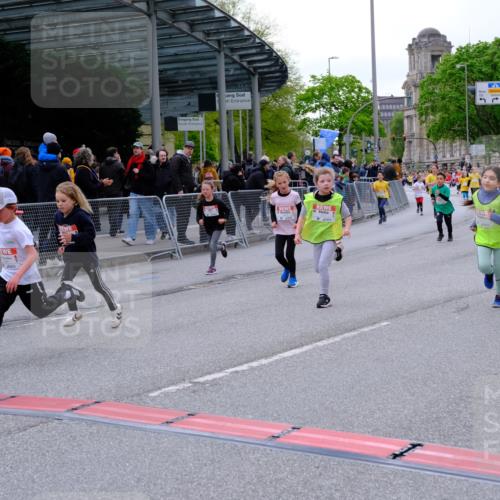 25.04.2026 - Das Zehntel Tim E. http://msf.ph/oto/9570303 25.04.2026 09:01:32 Ziel 1057, 1231, 1293, 1527, 1530, 1807, 1950, 1958, 2348, 2375, 2407, 2735, 2745, 2784, 2795, 3032, 3137, 3147, 3454, 3628, 3640, 3770, 3787, 3819, 3820, 3868, 3872, 3876, 3896, 3954, 3983 meine-sportfotos.de
