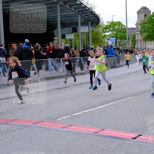 25.04.2026 - Das Zehntel Tim E. http://msf.ph/oto/9570305 25.04.2026 09:01:32 Ziel 1057, 1231, 1293, 1527, 1530, 1807, 1950, 1958, 2348, 2375, 2407, 2735, 2745, 2784, 2795, 3032, 3137, 3147, 3454, 3628, 3640, 3770, 3787, 3819, 3820, 3868, 3872, 3876, 3896, 3954, 3983 meine-sportfotos.de
