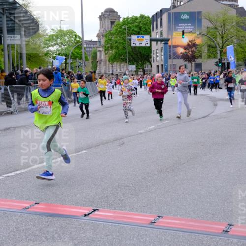 25.04.2026 - Das Zehntel Tim E. http://msf.ph/oto/9570307 25.04.2026 09:01:33 Ziel 1057, 1231, 1293, 1527, 1530, 1807, 1950, 1958, 2348, 2375, 2407, 2735, 2784, 2795, 3061, 3072, 3137, 3147, 3454, 3640, 3770, 3787, 3819, 3820, 3868, 3872, 3876, 3896, 3954, 3983 meine-sportfotos.de