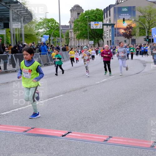 25.04.2026 - Das Zehntel Tim E. http://msf.ph/oto/9570308 25.04.2026 09:01:33 Ziel 1057, 1231, 1293, 1527, 1530, 1807, 1950, 1958, 2348, 2375, 2407, 2735, 2784, 2795, 3061, 3072, 3137, 3147, 3454, 3640, 3770, 3787, 3819, 3820, 3868, 3872, 3876, 3896, 3954, 3983 meine-sportfotos.de
