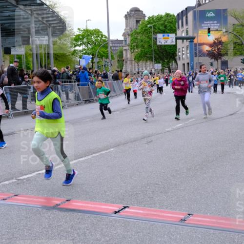 25.04.2026 - Das Zehntel Tim E. http://msf.ph/oto/9570309 25.04.2026 09:01:33 Ziel 1057, 1231, 1293, 1527, 1530, 1807, 1950, 1958, 2348, 2375, 2407, 2735, 2784, 2795, 3061, 3072, 3137, 3147, 3454, 3640, 3770, 3787, 3819, 3820, 3868, 3872, 3876, 3896, 3954, 3983 meine-sportfotos.de