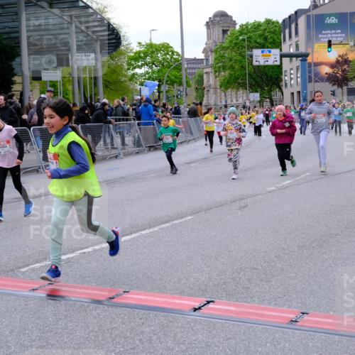 25.04.2026 - Das Zehntel Tim E. http://msf.ph/oto/9570310 25.04.2026 09:01:33 Ziel 1057, 1231, 1293, 1527, 1530, 1807, 1950, 1958, 2348, 2375, 2407, 2735, 2784, 2795, 3061, 3072, 3137, 3147, 3454, 3640, 3770, 3787, 3819, 3820, 3868, 3872, 3876, 3896, 3954, 3983 meine-sportfotos.de