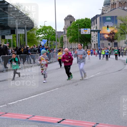 25.04.2026 - Das Zehntel Tim E. http://msf.ph/oto/9570317 25.04.2026 09:01:34 Ziel 1057, 1231, 1293, 1527, 1530, 1807, 1950, 1958, 2348, 2375, 2407, 2784, 2795, 3061, 3072, 3137, 3147, 3454, 3770, 3787, 3819, 3820, 3868, 3876, 3896, 3954, 3983 meine-sportfotos.de