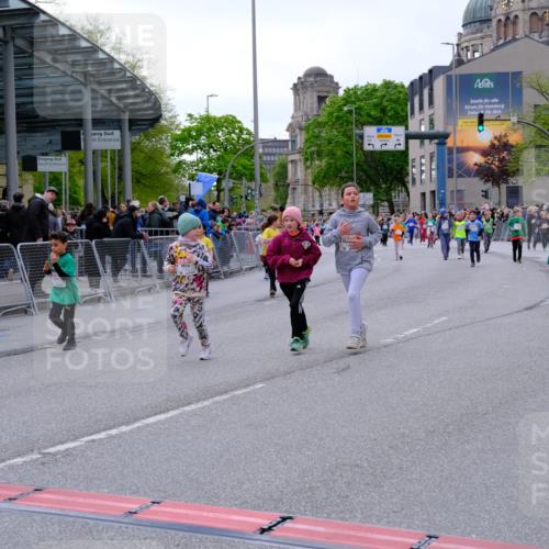 25.04.2026 - Das Zehntel Tim E. http://msf.ph/oto/9570318 25.04.2026 09:01:35 Ziel 1057, 1293, 1527, 1530, 1807, 1950, 1958, 2348, 2375, 2407, 2759, 2766, 2784, 2795, 3061, 3072, 3137, 3147, 3454, 3770, 3787, 3819, 3820, 3868, 3896, 3954, 3983 meine-sportfotos.de