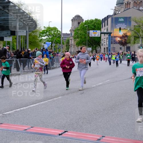 25.04.2026 - Das Zehntel Tim E. http://msf.ph/oto/9570319 25.04.2026 09:01:35 Ziel 1057, 1293, 1527, 1530, 1807, 1950, 1958, 2348, 2375, 2407, 2759, 2766, 2784, 2795, 3061, 3072, 3137, 3147, 3454, 3770, 3787, 3819, 3820, 3868, 3896, 3954, 3983 meine-sportfotos.de