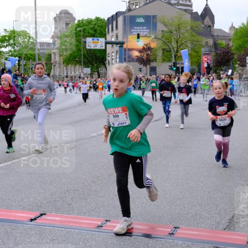 25.04.2026 - Das Zehntel Tim E. http://msf.ph/oto/9570320 25.04.2026 09:01:35 Ziel 1057, 1293, 1527, 1530, 1807, 1950, 1958, 2348, 2375, 2407, 2759, 2766, 2784, 2795, 3061, 3072, 3137, 3147, 3454, 3770, 3787, 3819, 3820, 3868, 3896, 3954, 3983 meine-sportfotos.de
