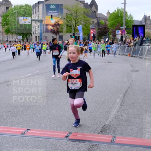 25.04.2026 - Das Zehntel Tim E. http://msf.ph/oto/9570326 25.04.2026 09:01:36 Ziel 1057, 1293, 1527, 1530, 1807, 1950, 1958, 2375, 2407, 2759, 2766, 2847, 2850, 3061, 3072, 3137, 3147, 3454, 3770, 3787, 3819, 3820, 3868, 3896, 3954, 3983 meine-sportfotos.de