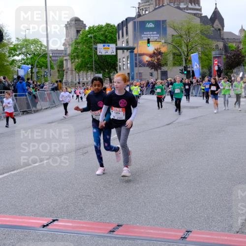 25.04.2026 - Das Zehntel Tim E. http://msf.ph/oto/9570335 25.04.2026 09:01:38 Ziel 1057, 1343, 1950, 1958, 2375, 2388, 2407, 2759, 2766, 2847, 2850, 3061, 3072, 3137, 3147, 3454, 3770, 3787, 3819, 3820, 3896, 3954 meine-sportfotos.de