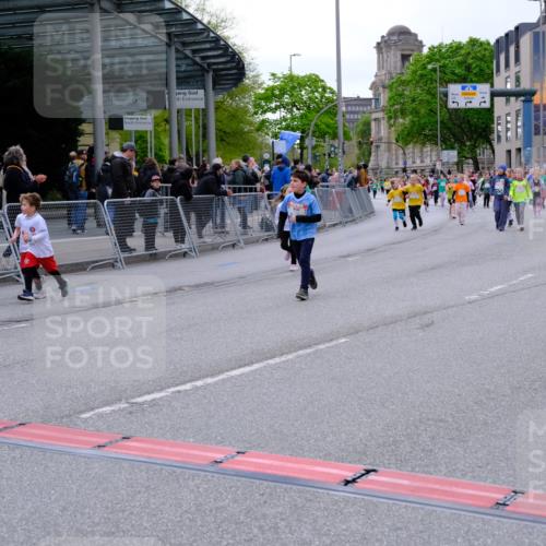 25.04.2026 - Das Zehntel Tim E. http://msf.ph/oto/9570344 25.04.2026 09:01:40 Ziel 1057, 1343, 1425, 1435, 1942, 1950, 1957, 2375, 2388, 2407, 2759, 2766, 2847, 2850, 3061, 3072, 3137, 3147, 3681, 3787, 3819, 3820, 3896, 3954 meine-sportfotos.de