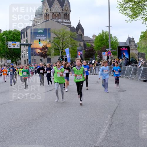 25.04.2026 - Das Zehntel Tim E. http://msf.ph/oto/9570345 25.04.2026 09:01:42 Ziel 1000, 1249, 1252, 1343, 1425, 1435, 1942, 1950, 1957, 2139, 2143, 2375, 2388, 2407, 2759, 2766, 2847, 2850, 3061, 3072, 3681, 3786, 3787, 3793, 3819, 3820 meine-sportfotos.de