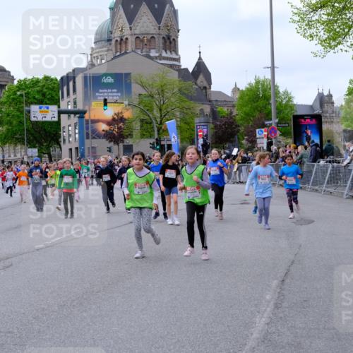 25.04.2026 - Das Zehntel Tim E. http://msf.ph/oto/9570347 25.04.2026 09:01:42 Ziel 1000, 1249, 1252, 1343, 1425, 1435, 1942, 1950, 1957, 2139, 2143, 2375, 2388, 2407, 2759, 2766, 2847, 2850, 3061, 3072, 3681, 3786, 3787, 3793, 3819, 3820 meine-sportfotos.de