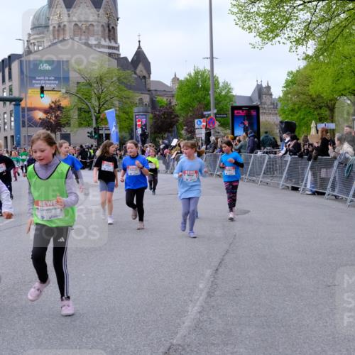 25.04.2026 - Das Zehntel Tim E. http://msf.ph/oto/9570352 25.04.2026 09:01:44 Ziel 1000, 1249, 1252, 1343, 1425, 1435, 1942, 1957, 2003, 2139, 2143, 2198, 2388, 2448, 2485, 2759, 2766, 2847, 2850, 2926, 3061, 3072, 3681, 3692, 3694, 3747, 3786, 3787, 3793, 3794, 3819 meine-sportfotos.de