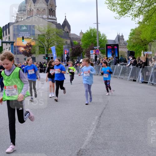 25.04.2026 - Das Zehntel Tim E. http://msf.ph/oto/9570354 25.04.2026 09:01:44 Ziel 1000, 1249, 1252, 1343, 1425, 1435, 1942, 1957, 2003, 2139, 2143, 2198, 2388, 2448, 2485, 2759, 2766, 2847, 2850, 2926, 3061, 3072, 3681, 3692, 3694, 3747, 3786, 3787, 3793, 3794, 3819 meine-sportfotos.de