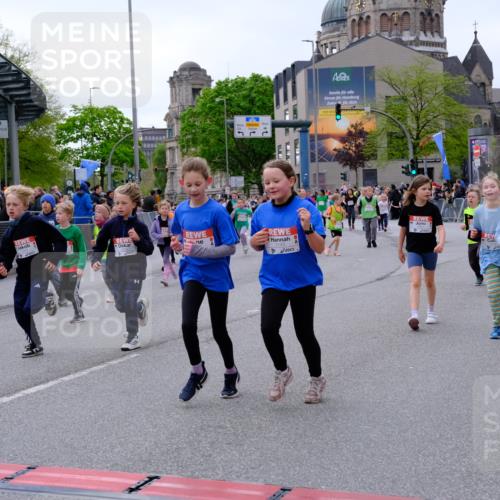 25.04.2026 - Das Zehntel Tim E. http://msf.ph/oto/9570362 25.04.2026 09:01:46 Ziel 1000, 1007, 1249, 1252, 1343, 1425, 1435, 1942, 1957, 2003, 2139, 2143, 2198, 2228, 2235, 2388, 2448, 2485, 2759, 2766, 2847, 2850, 2926, 3681, 3692, 3694, 3747, 3786, 3793, 3794 meine-sportfotos.de