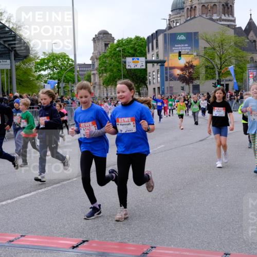 25.04.2026 - Das Zehntel Tim E. http://msf.ph/oto/9570364 25.04.2026 09:01:46 Ziel 1000, 1007, 1249, 1252, 1343, 1425, 1435, 1942, 1957, 2003, 2139, 2143, 2198, 2228, 2235, 2388, 2448, 2485, 2759, 2766, 2847, 2850, 2926, 3681, 3692, 3694, 3747, 3786, 3793, 3794 meine-sportfotos.de
