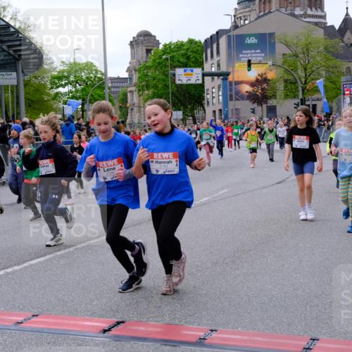 25.04.2026 - Das Zehntel Tim E. http://msf.ph/oto/9570365 25.04.2026 09:01:46 Ziel 1000, 1007, 1249, 1252, 1343, 1425, 1435, 1942, 1957, 2003, 2139, 2143, 2198, 2228, 2235, 2388, 2448, 2485, 2759, 2766, 2847, 2850, 2926, 3681, 3692, 3694, 3747, 3786, 3793, 3794 meine-sportfotos.de