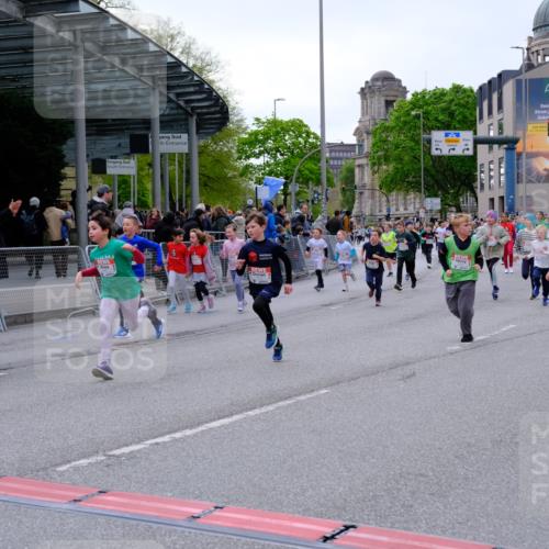 25.04.2026 - Das Zehntel Tim E. http://msf.ph/oto/9570374 25.04.2026 09:01:51 Ziel 1000, 1007, 1232, 1249, 1252, 1337, 1425, 1435, 1813, 1942, 1957, 2003, 2139, 2143, 2198, 2228, 2235, 2448, 2457, 2485, 2518, 2595, 2600, 2834, 2926, 3310, 3681, 3692, 3694, 3747, 3774, 3786, 3793, 3794, 3941, 3981, 3982 meine-sportfotos.de