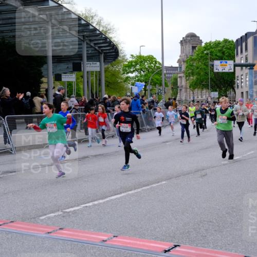 25.04.2026 - Das Zehntel Tim E. http://msf.ph/oto/9570375 25.04.2026 09:01:51 Ziel 1000, 1007, 1232, 1249, 1252, 1337, 1425, 1435, 1813, 1942, 1957, 2003, 2139, 2143, 2198, 2228, 2235, 2448, 2457, 2485, 2518, 2595, 2600, 2834, 2926, 3310, 3681, 3692, 3694, 3747, 3774, 3786, 3793, 3794, 3941, 3981, 3982 meine-sportfotos.de