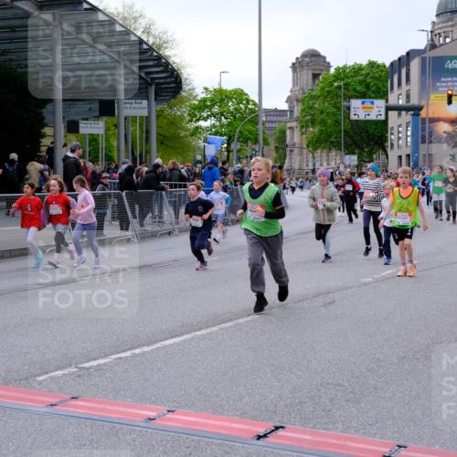 25.04.2026 - Das Zehntel Tim E. http://msf.ph/oto/9570381 25.04.2026 09:01:52 Ziel 1000, 1007, 1232, 1249, 1252, 1337, 1813, 1942, 1957, 2003, 2139, 2143, 2198, 2228, 2235, 2448, 2457, 2485, 2518, 2595, 2600, 2834, 2926, 3286, 3310, 3434, 3435, 3692, 3694, 3747, 3774, 3786, 3793, 3794, 3941, 3981, 3982 meine-sportfotos.de