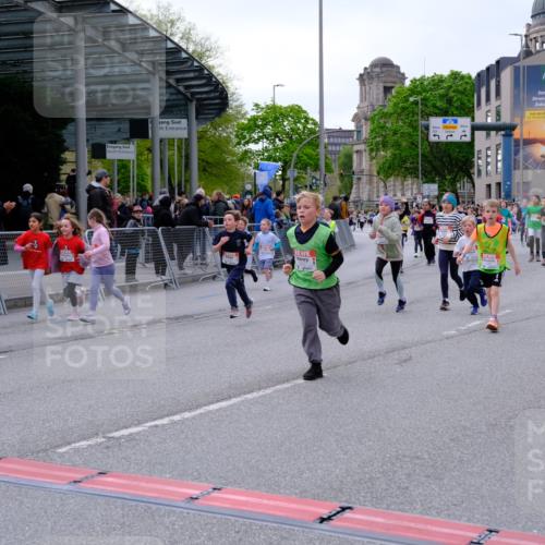 25.04.2026 - Das Zehntel Tim E. http://msf.ph/oto/9570382 25.04.2026 09:01:52 Ziel 1000, 1007, 1232, 1249, 1252, 1337, 1813, 1942, 1957, 2003, 2139, 2143, 2198, 2228, 2235, 2448, 2457, 2485, 2518, 2595, 2600, 2834, 2926, 3286, 3310, 3434, 3435, 3692, 3694, 3747, 3774, 3786, 3793, 3794, 3941, 3981, 3982 meine-sportfotos.de