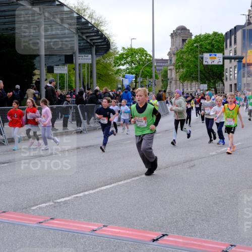 25.04.2026 - Das Zehntel Tim E. http://msf.ph/oto/9570383 25.04.2026 09:01:53 Ziel 1000, 1007, 1232, 1249, 1252, 1337, 1813, 2003, 2139, 2143, 2198, 2228, 2235, 2448, 2457, 2485, 2518, 2595, 2600, 2834, 2926, 3017, 3153, 3286, 3310, 3434, 3435, 3692, 3694, 3747, 3774, 3786, 3793, 3794, 3941, 3981, 3982 meine-sportfotos.de