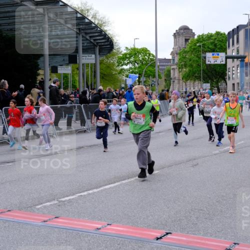 25.04.2026 - Das Zehntel Tim E. http://msf.ph/oto/9570384 25.04.2026 09:01:53 Ziel 1000, 1007, 1232, 1249, 1252, 1337, 1813, 2003, 2139, 2143, 2198, 2228, 2235, 2448, 2457, 2485, 2518, 2595, 2600, 2834, 2926, 3017, 3153, 3286, 3310, 3434, 3435, 3692, 3694, 3747, 3774, 3786, 3793, 3794, 3941, 3981, 3982 meine-sportfotos.de